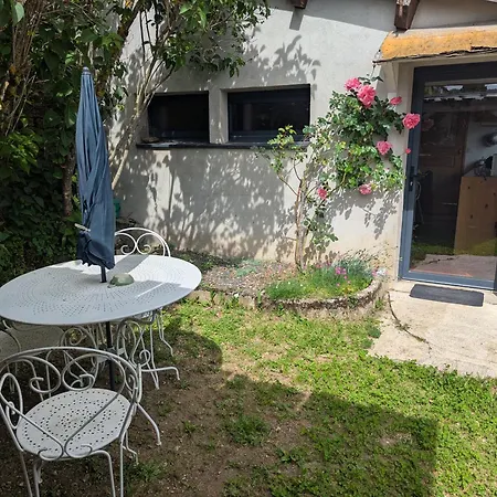 Avec Jardin Et Parking Proche Du Centre
