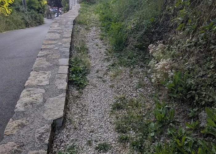 Διαμέρισμα Avec Jardin Et Parking Proche Du Centre *